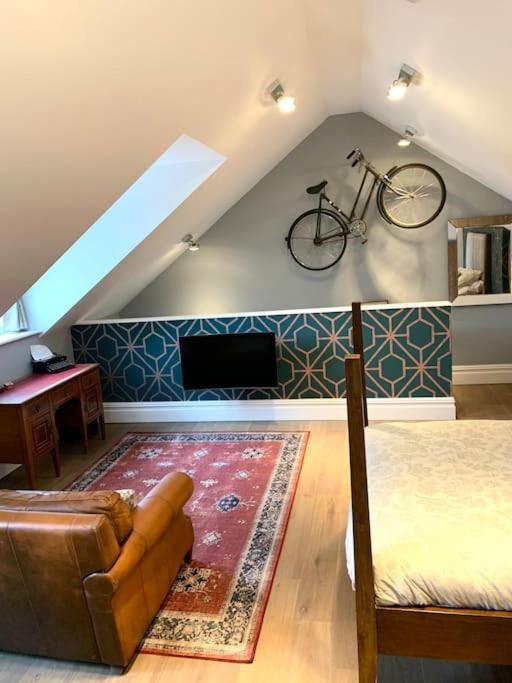 Apartment Scholar's Loft - Cosy & Close To *