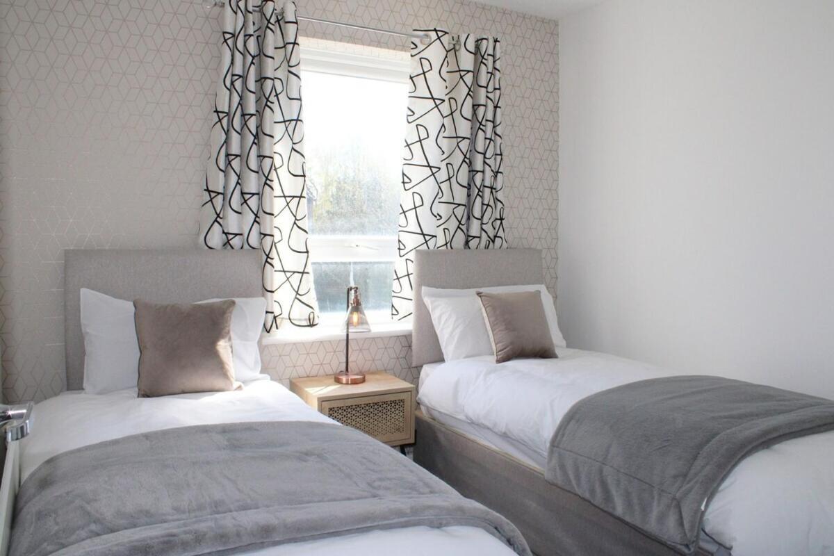 Comfortable House For 6 People Near City Centre - Midhurst Close Ii *