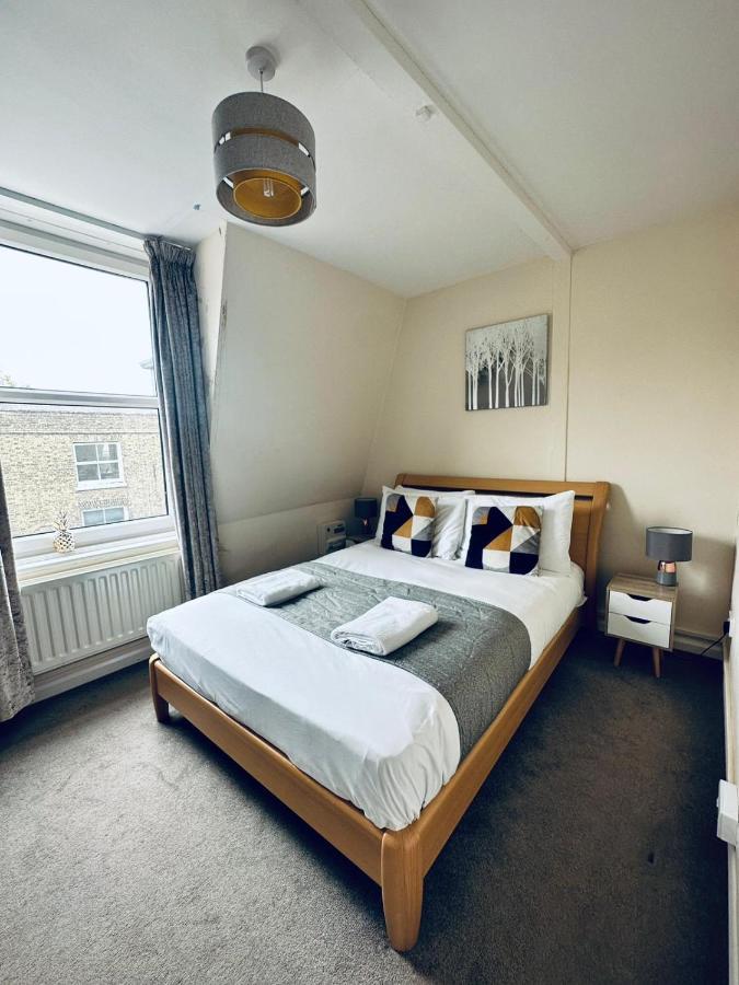 Koala & Tree - Cozy And Centric 1 Bed - Short Lets & Serviced Apartment *