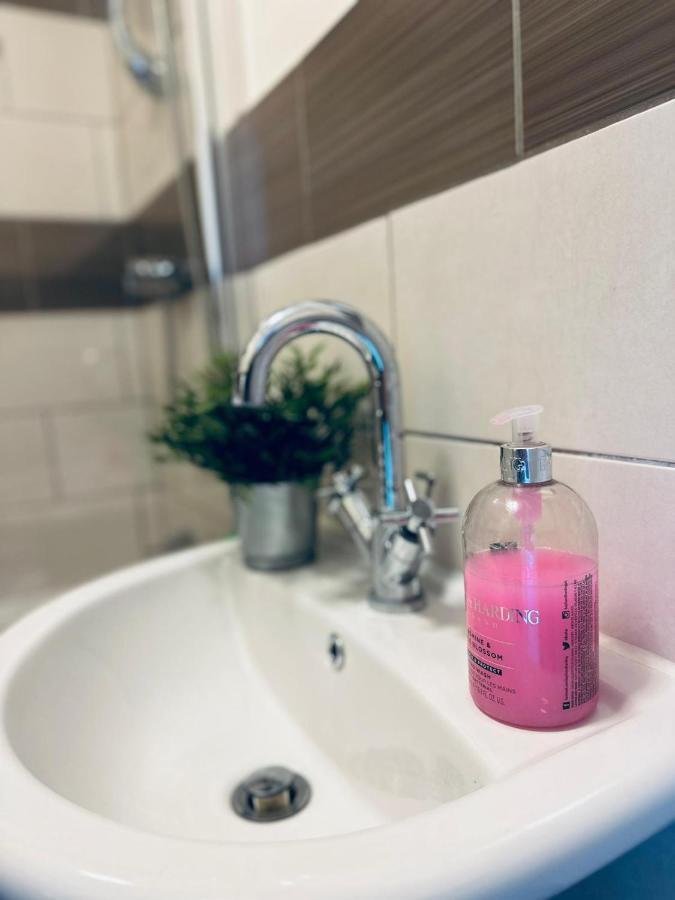 Apartment Koala & Tree - Cozy And Centric 1 Bed - Short Lets & Serviced