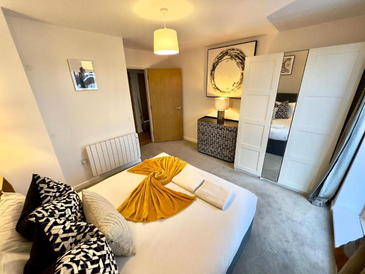 Koala & Tree - Modern 1 Bed For 4 Guests In The Heart Of - Short Lets & Serviced Bed & Breakfast