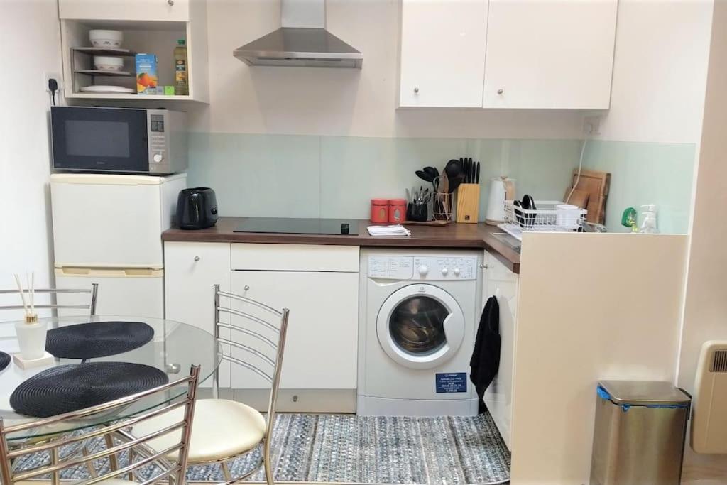Modern Spacious Detached In