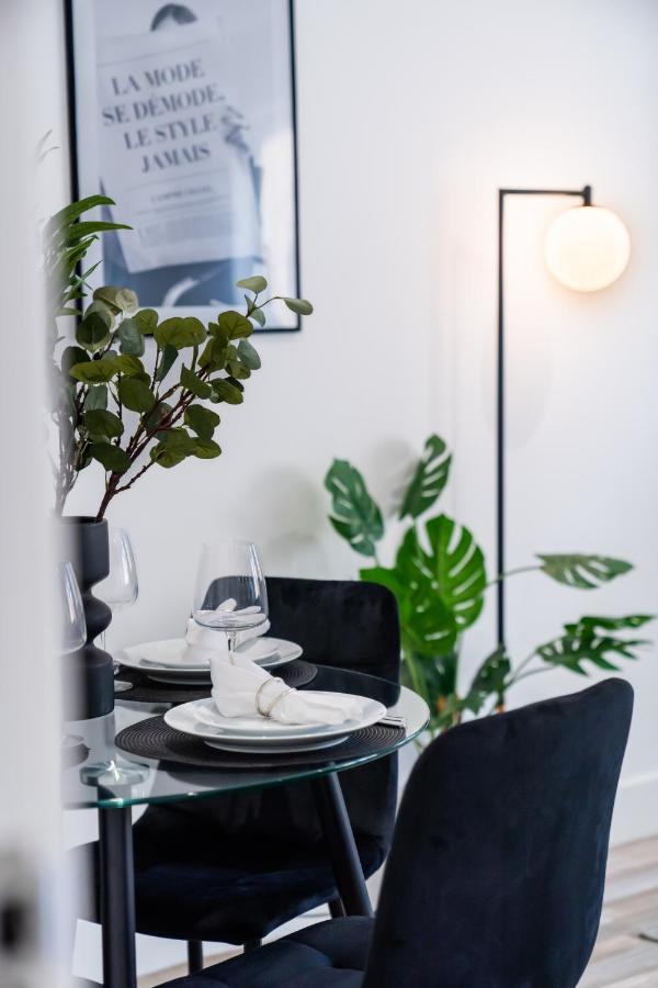 Hosta Group - Prestige 1 Bed - The Olive Apartment