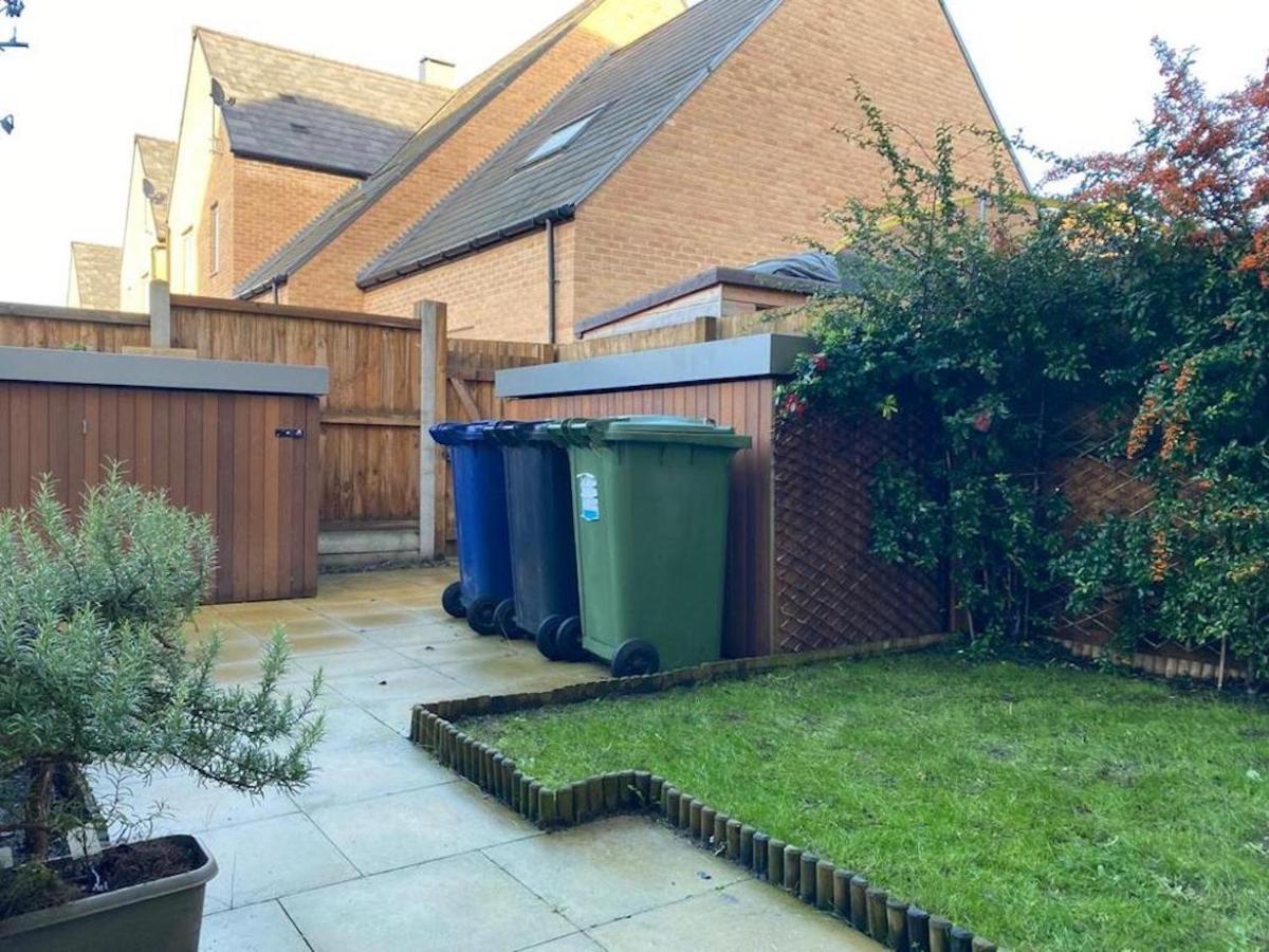 Cozy Garden Retreat: 4-bed Near Hospitals *