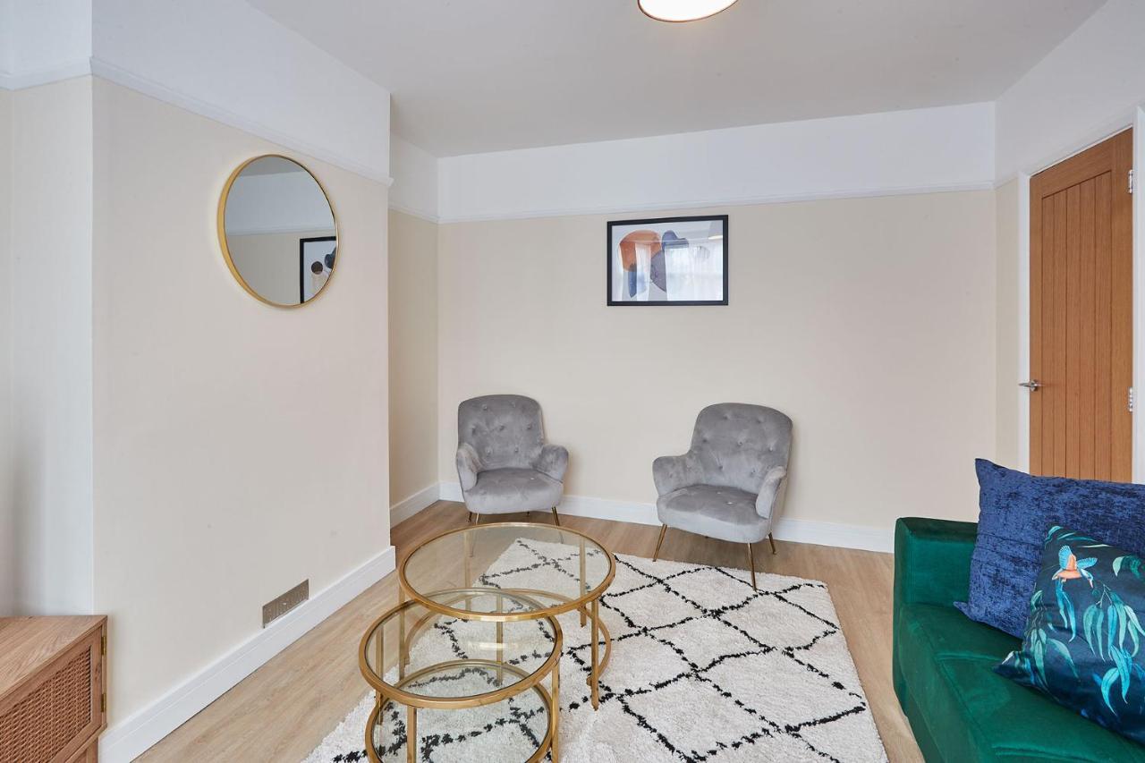 Elfleda - Modern 5 Bedroom House With Parking * Cambridge (Cambridgeshire)