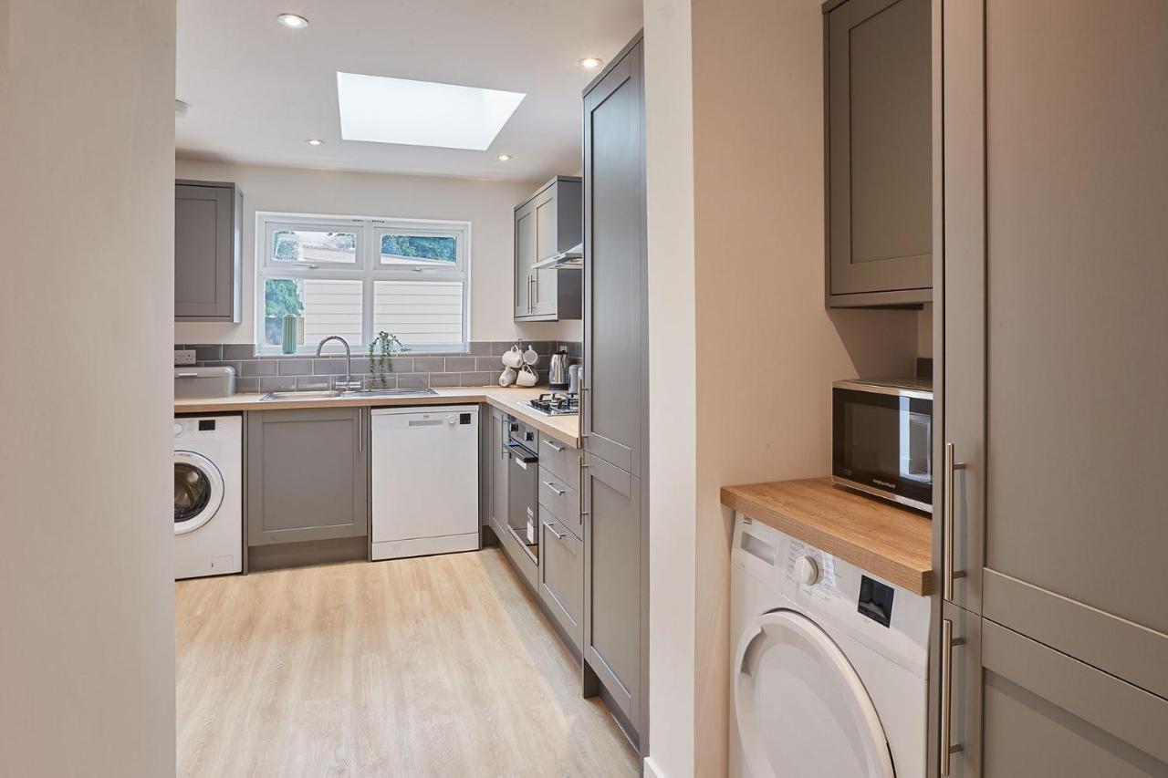 Elfleda - Modern 5 Bedroom House With Parking * Cambridge (Cambridgeshire)