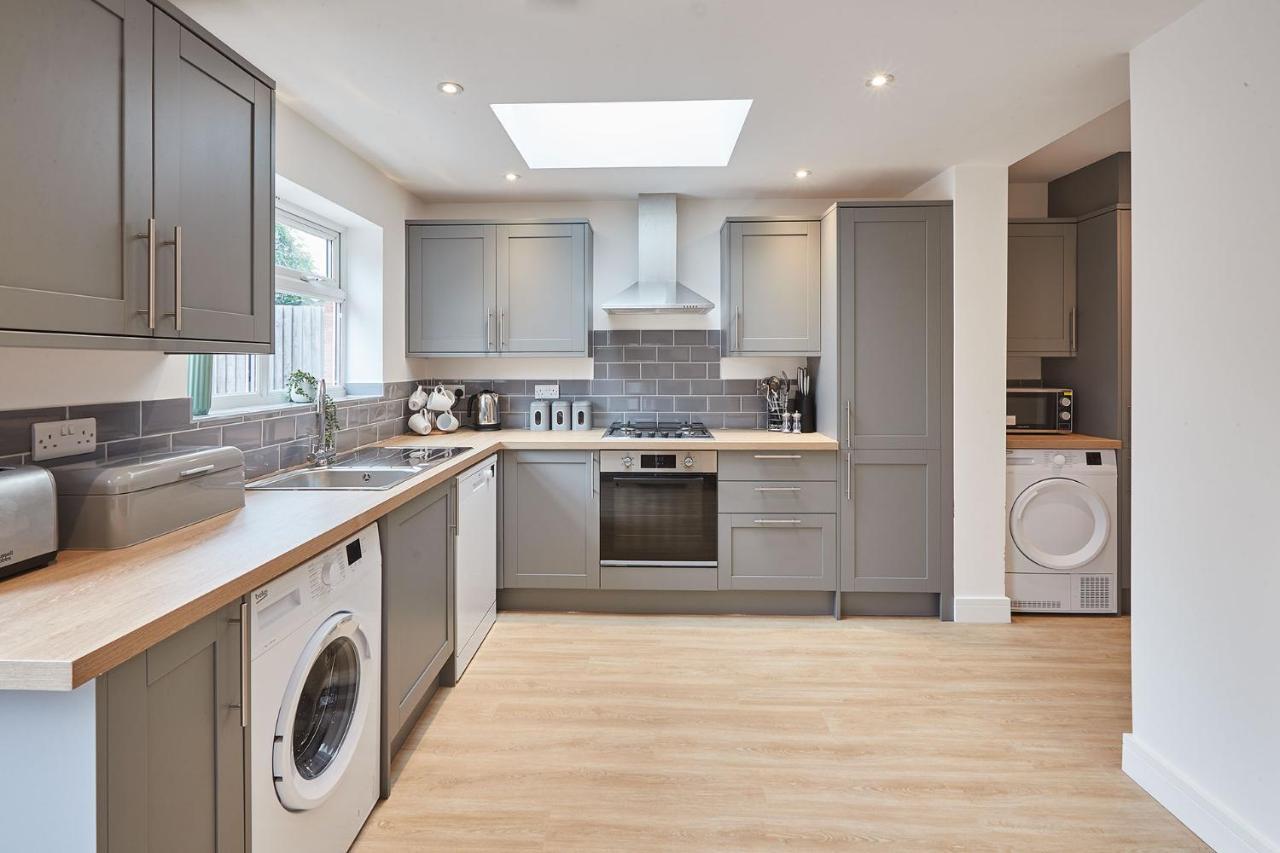 Elfleda - Modern 5 Bedroom House With Parking * Cambridge (Cambridgeshire)