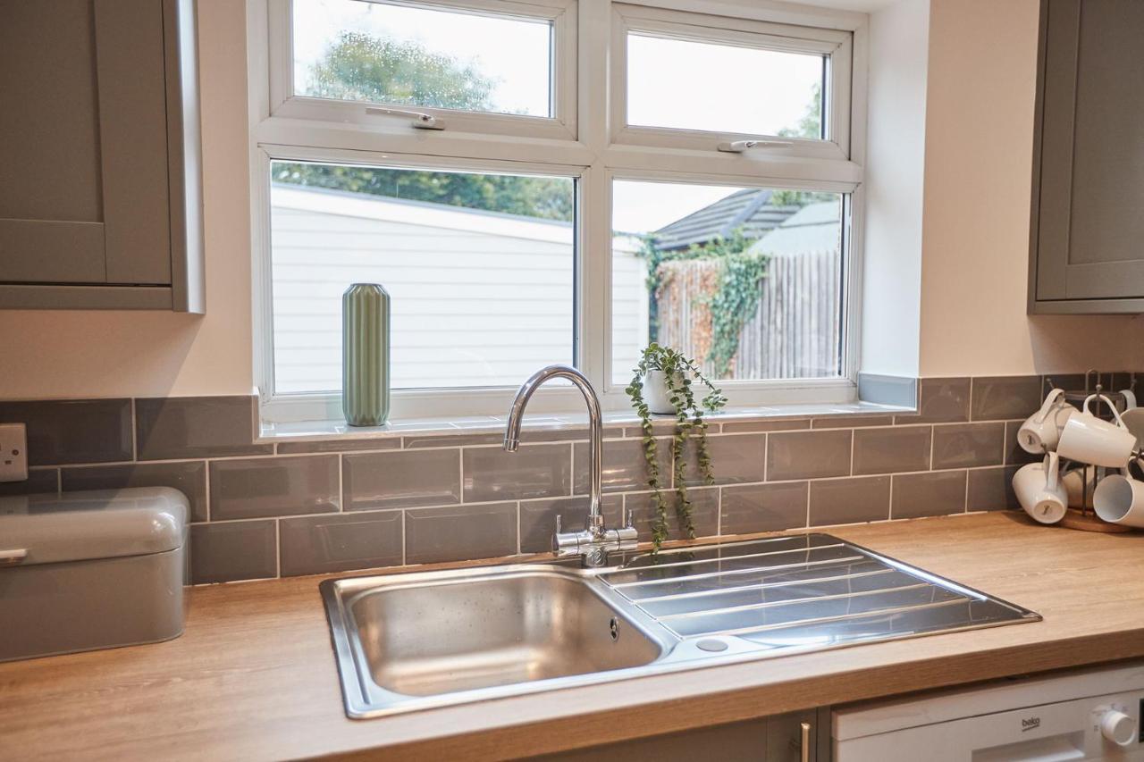 Holiday home Elfleda - Modern 5 Bedroom House With Parking
