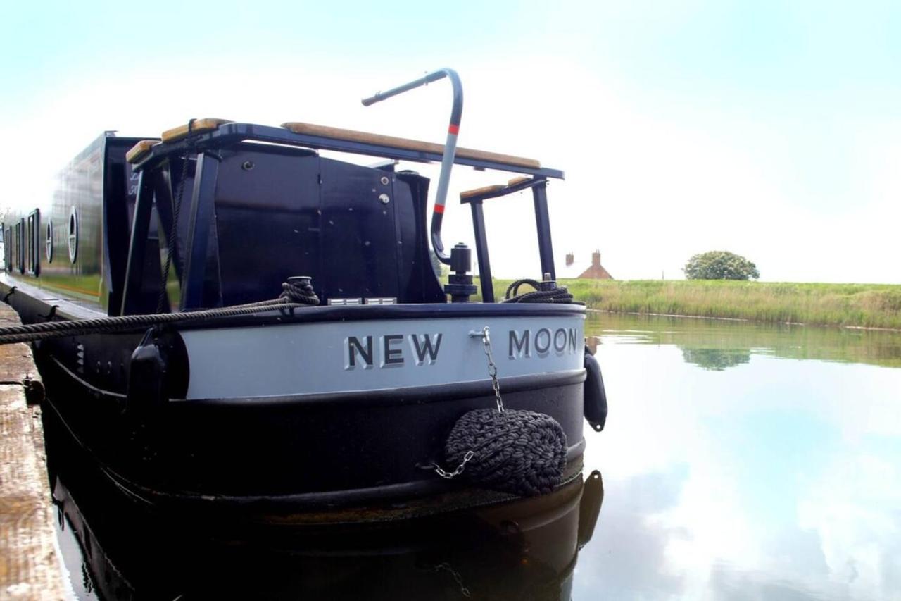Narrowboats - Beautiful New Moon Narrowboat Cambridge (Cambridgeshire)