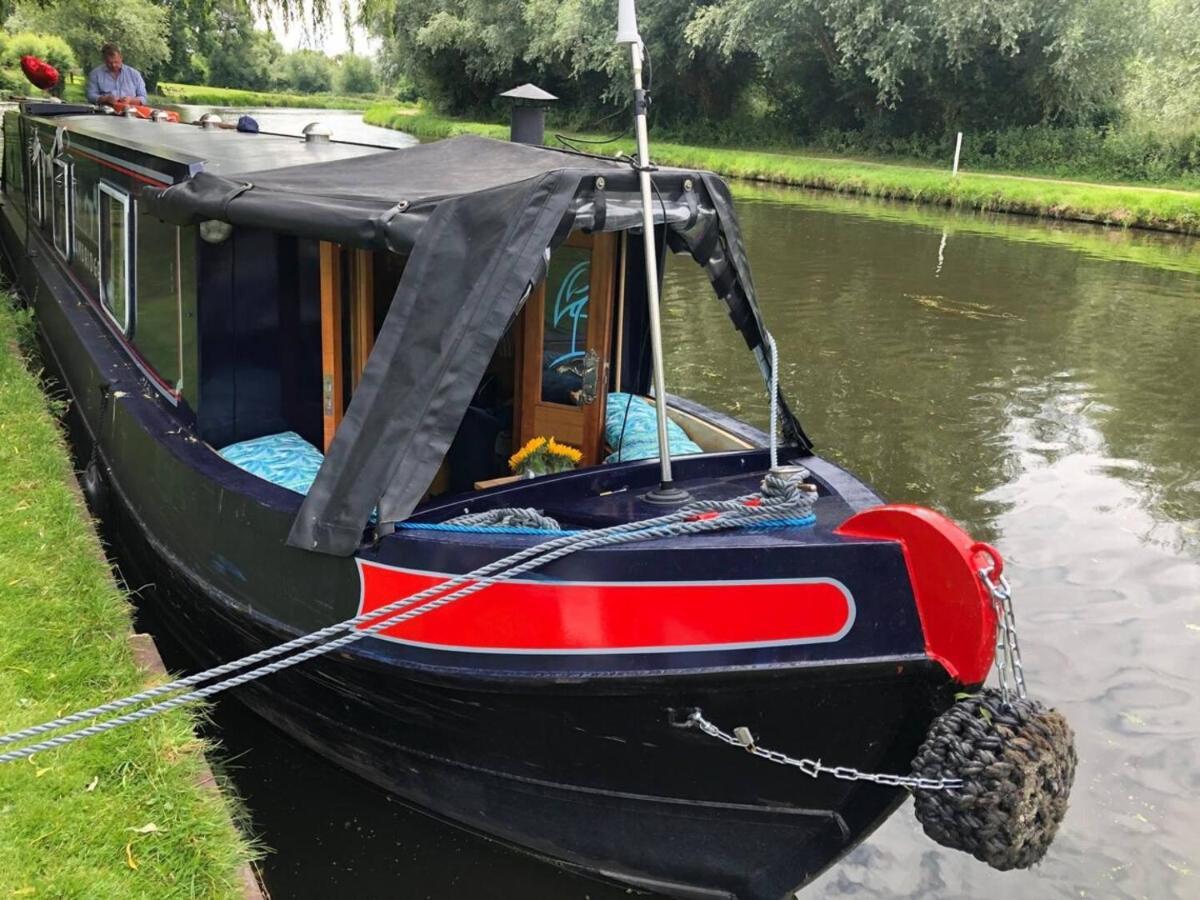 Botel Narrowboats - Beautiful New Moon Narrowboat *