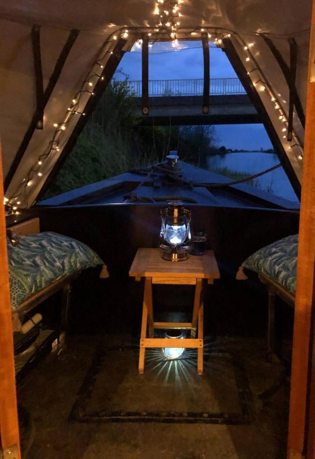 Narrowboats - Beautiful New Moon Narrowboat Botel