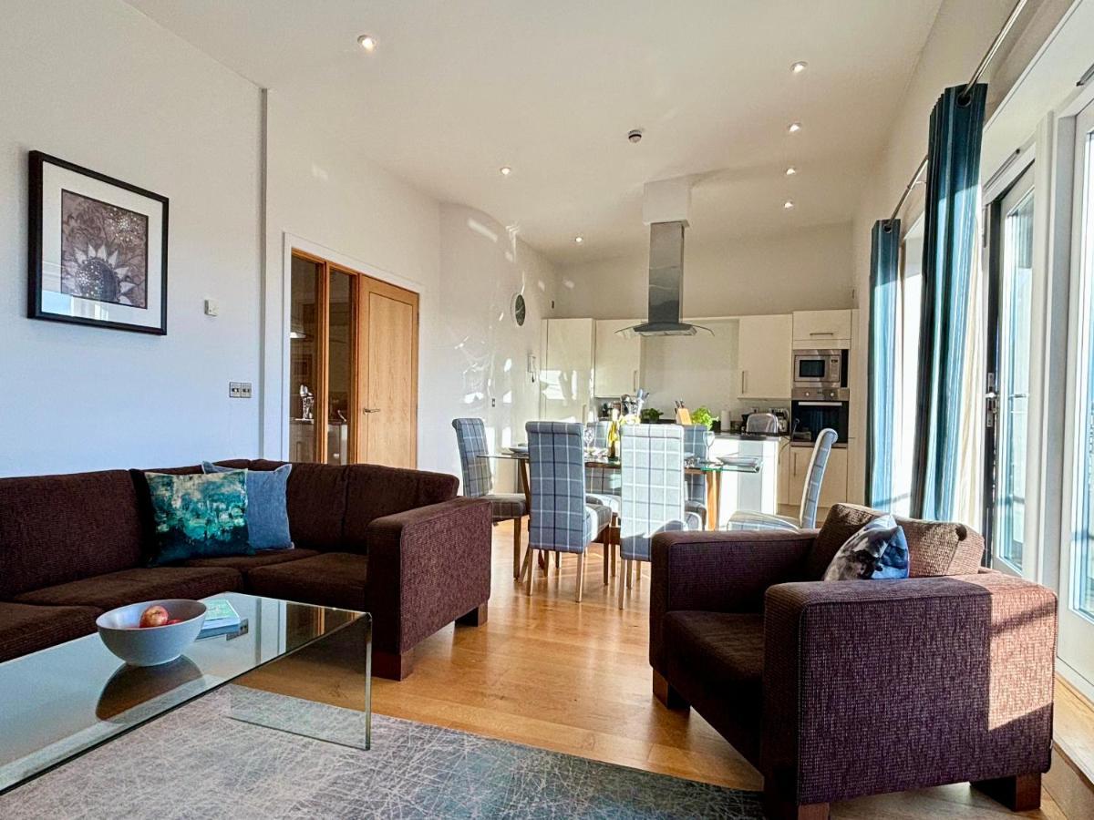 Apartment Your Space - The Hamilton's