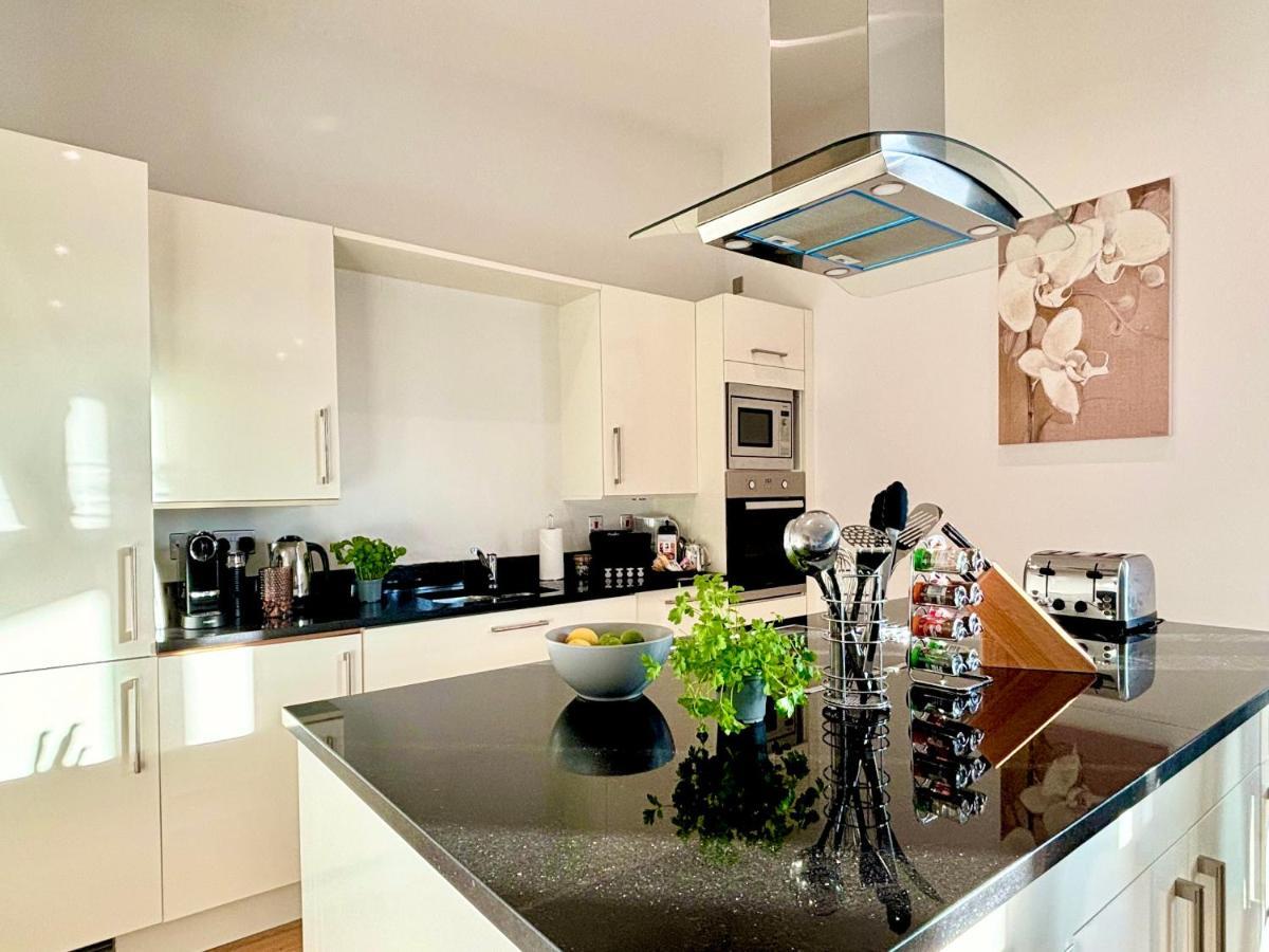 Apartment Your Space - The Hamilton's