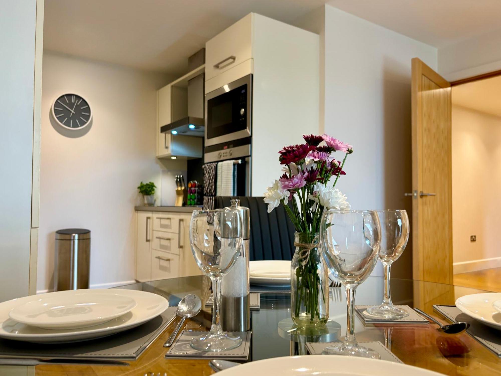 Apartment Your Space - The Hamilton's *