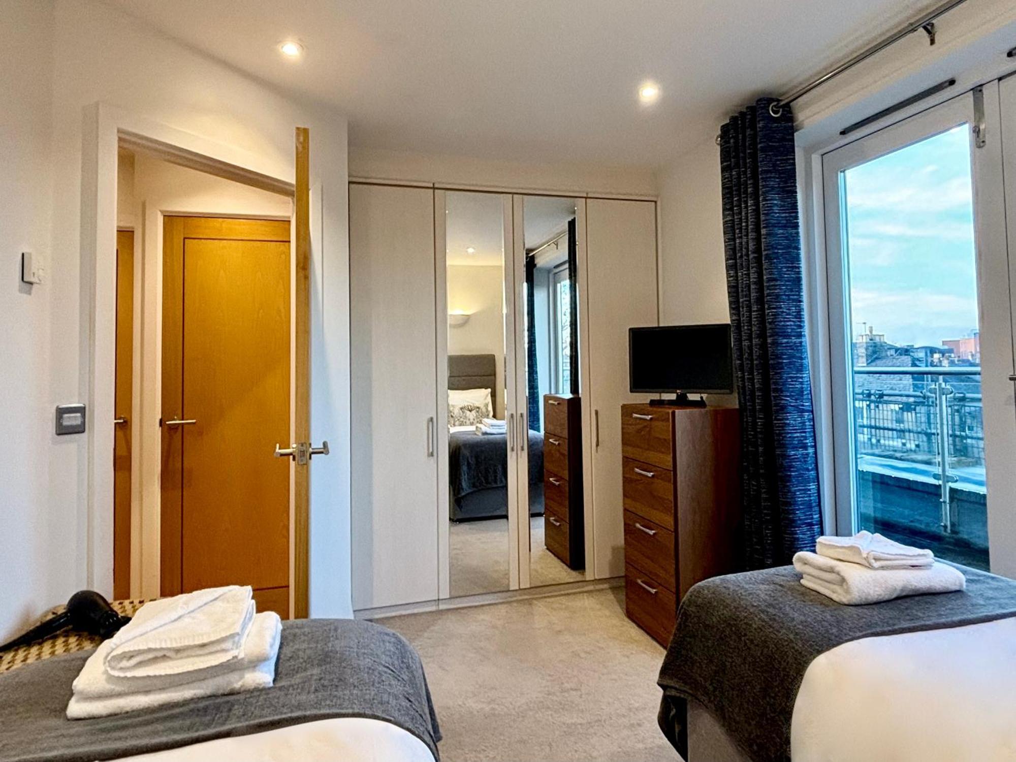 Apartment Your Space - The Hamilton's