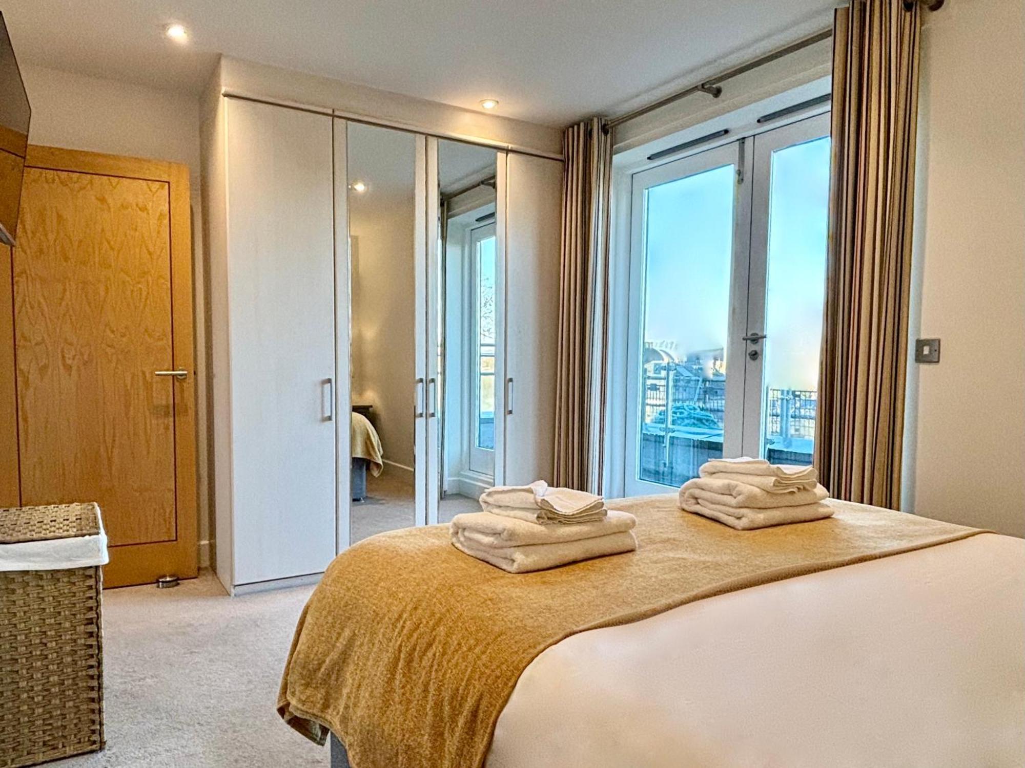 Apartment Your Space - The Hamilton's *