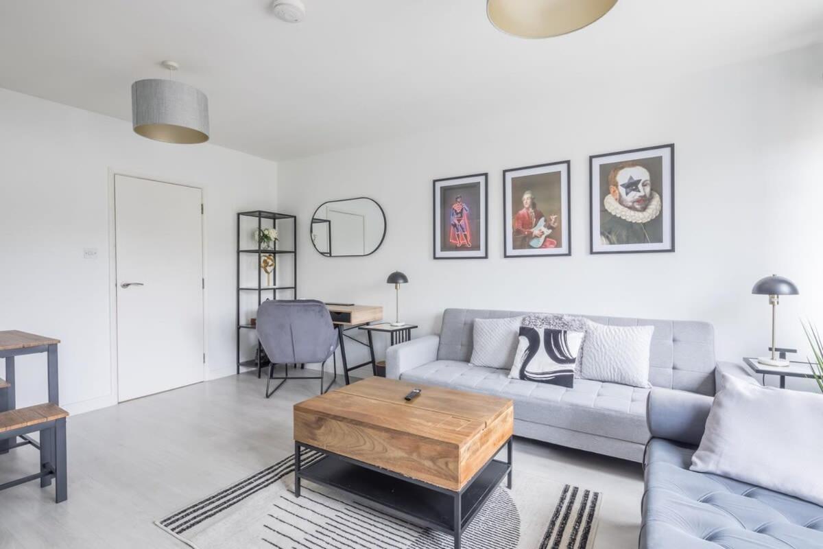 Lovely 2 Bedroom - Ideal Location