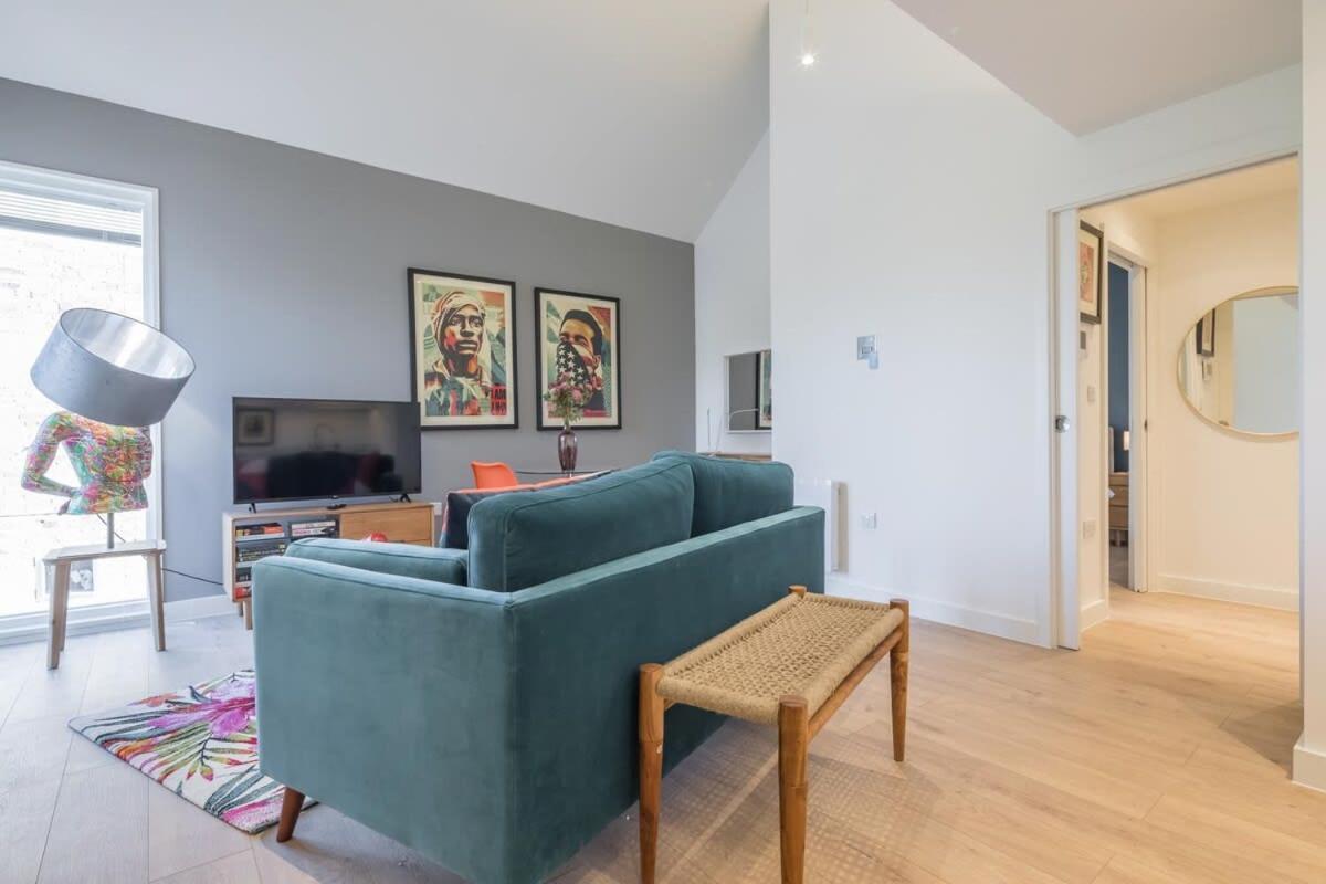 Luxury City Centre Stunning River Views *