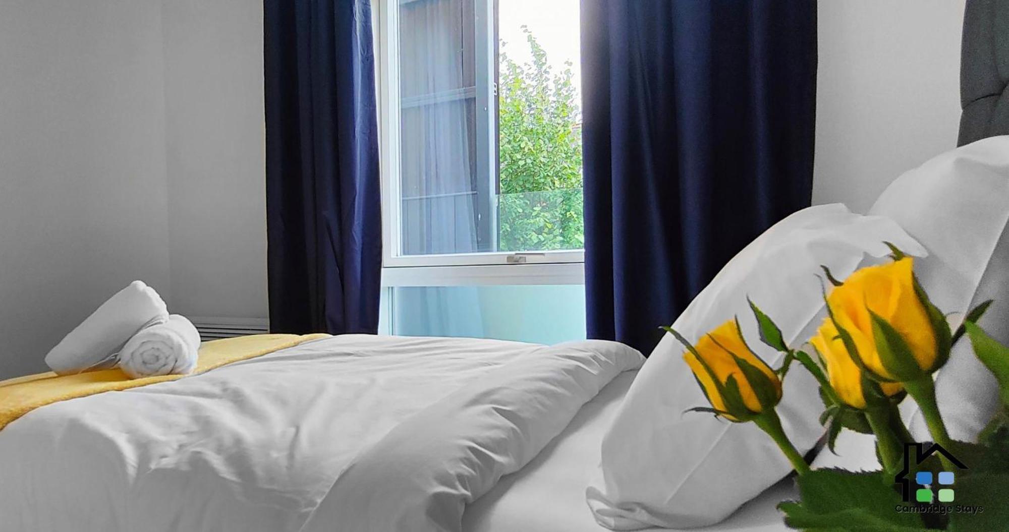 Riverside With 2br Flats At The Centre-parking-balcony Apartment *