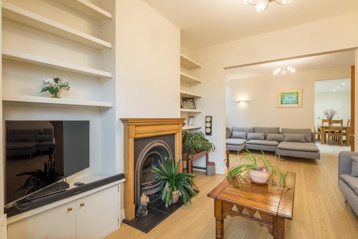Large 4 Bedroom With Garden And Free Parking Holiday home Cambridge (Cambridgeshire)