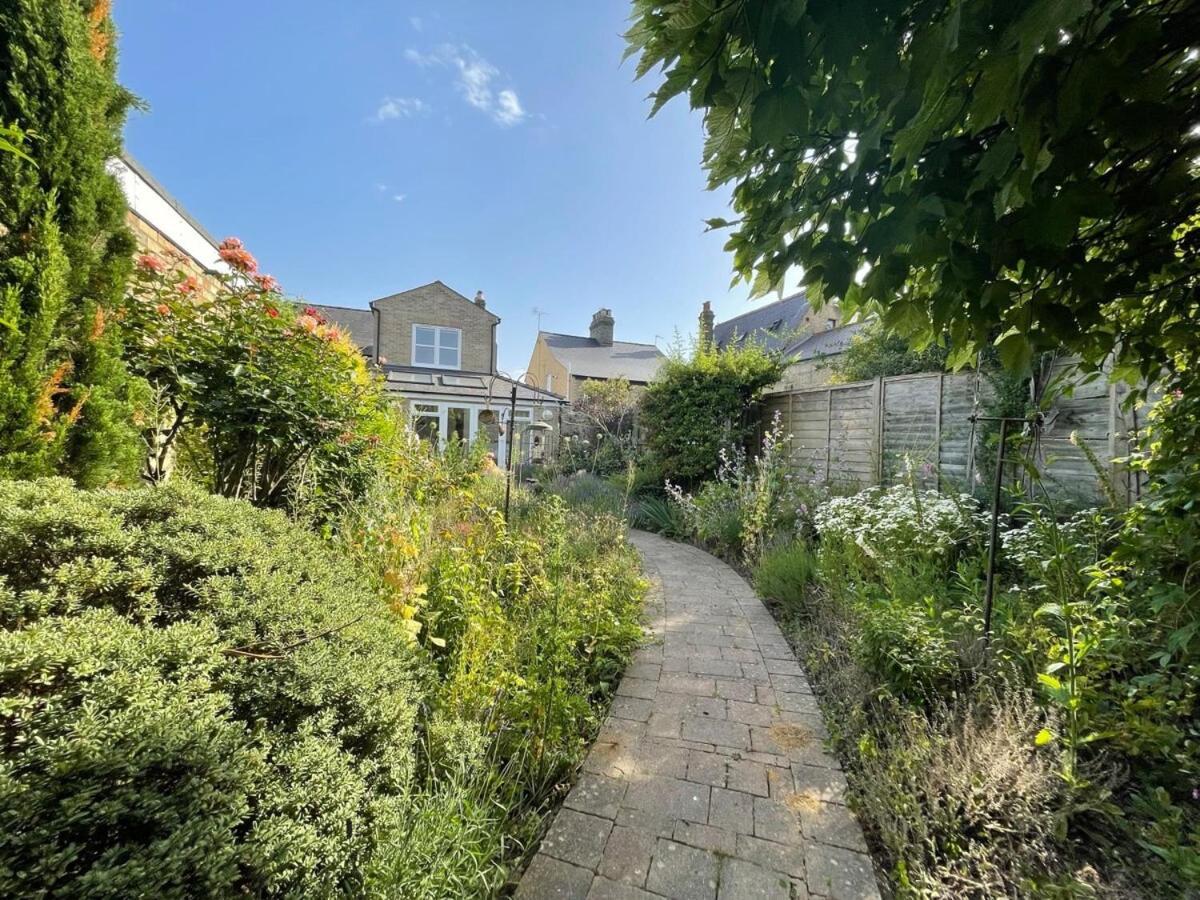Large 4 Bedroom With Garden And Free Parking * Cambridge (Cambridgeshire)