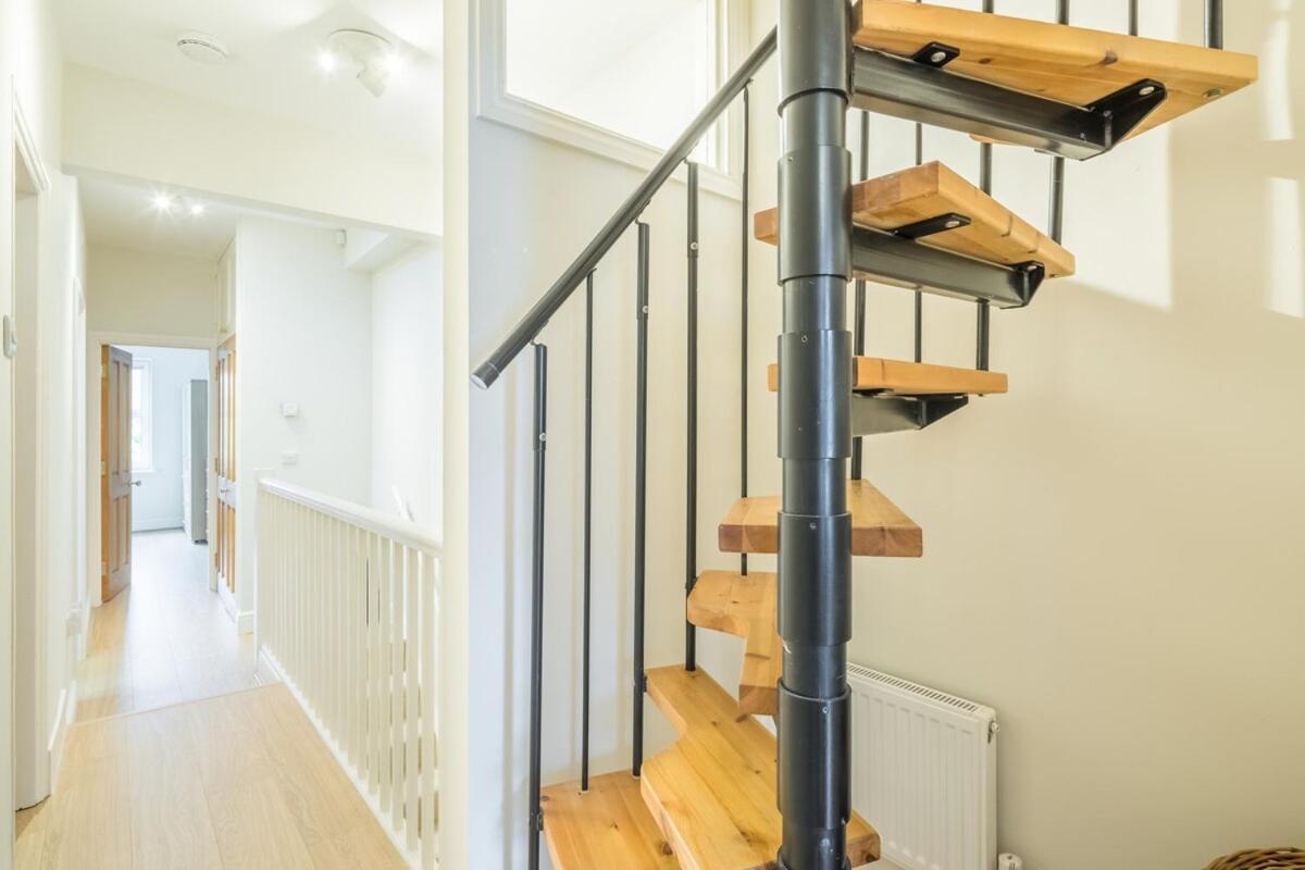 Large 4 Bedroom With Garden And Free Parking * Cambridge (Cambridgeshire)