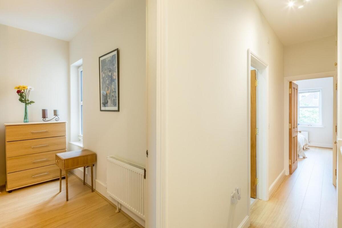 Large 4 Bedroom With Garden And Free Parking * Cambridge (Cambridgeshire)