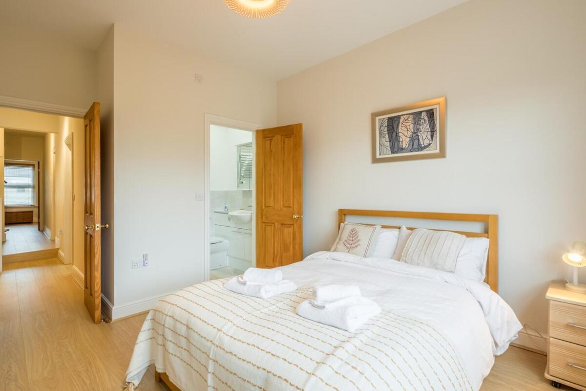Large 4 Bedroom With Garden And Free Parking Holiday home Cambridge (Cambridgeshire)