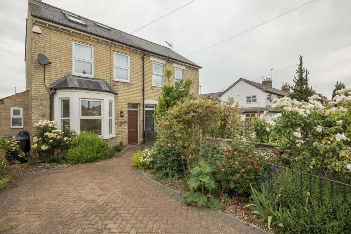Large 4 Bedroom With Garden And Free Parking Holiday home Cambridge (Cambridgeshire)
