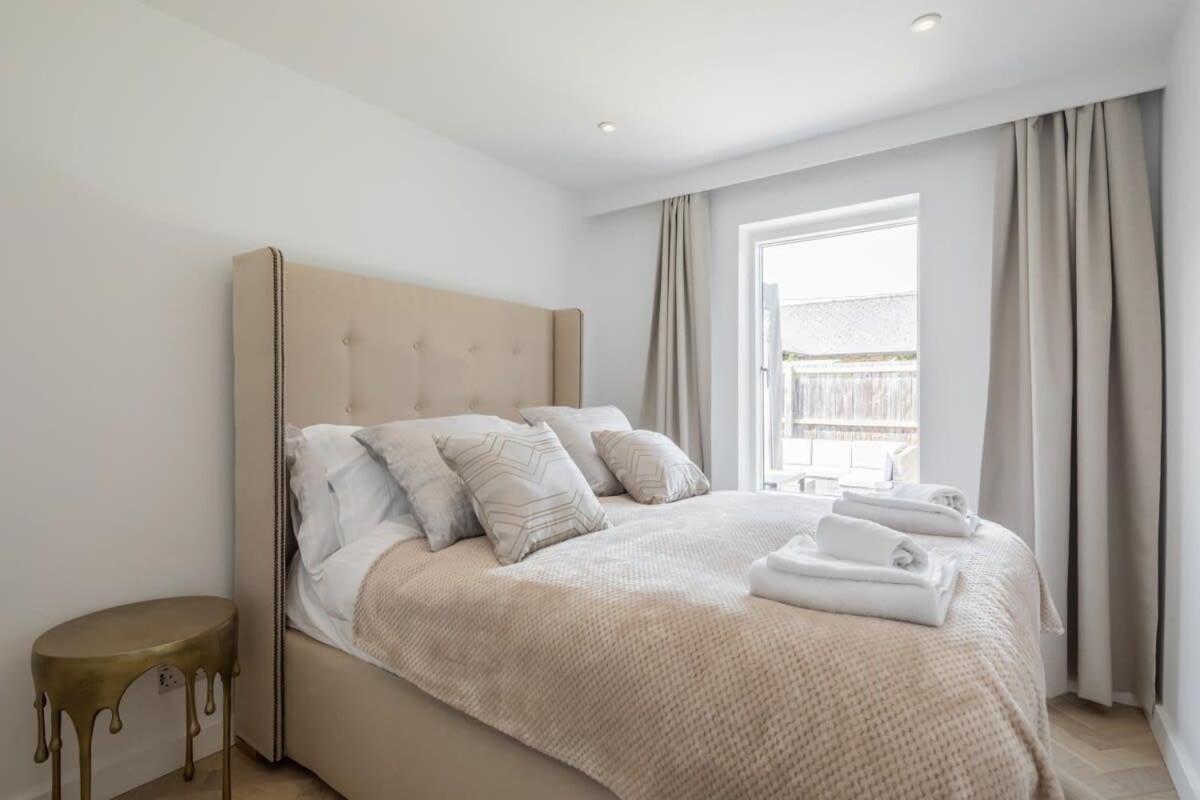 Holiday home Luxury 2 Bedroom With Ac And Parking *