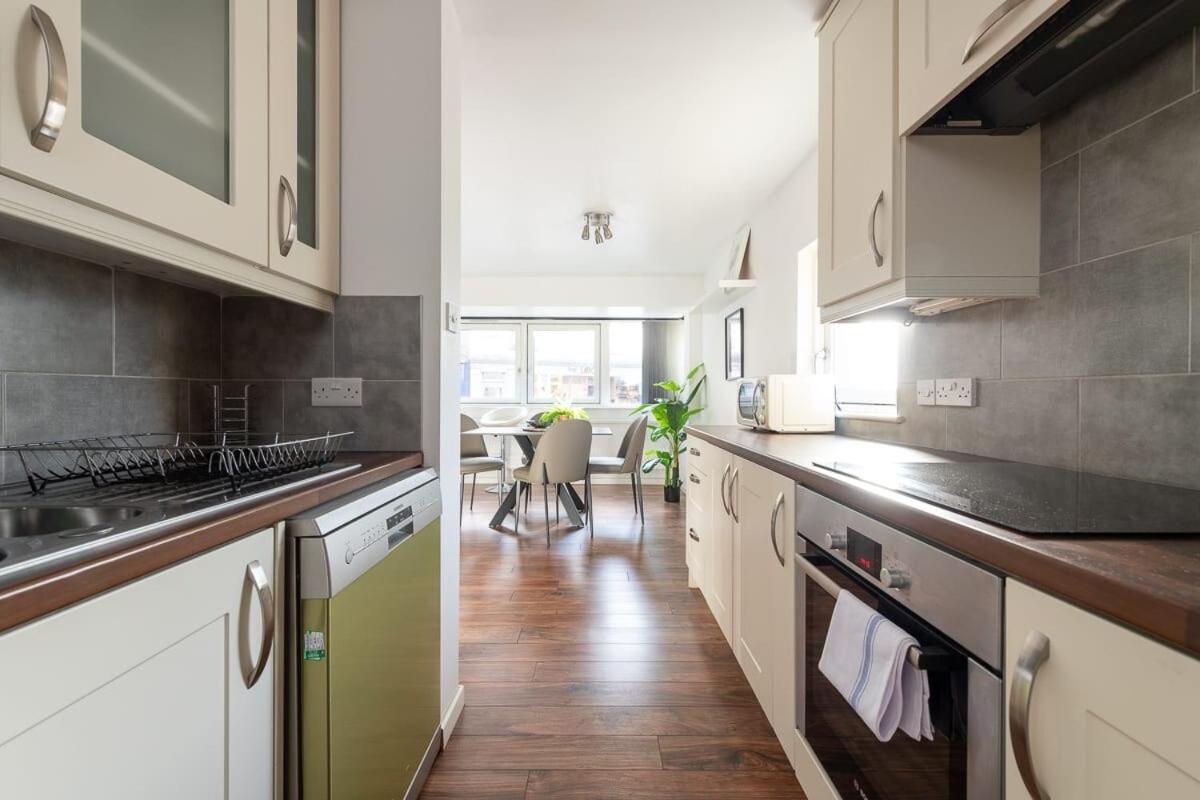 Center,2 Bedroom With Parking Apartment