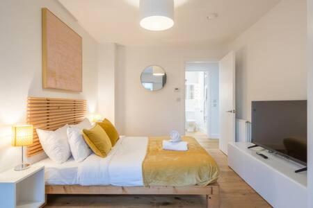 Apartment Luxe Station Flat With Terrace