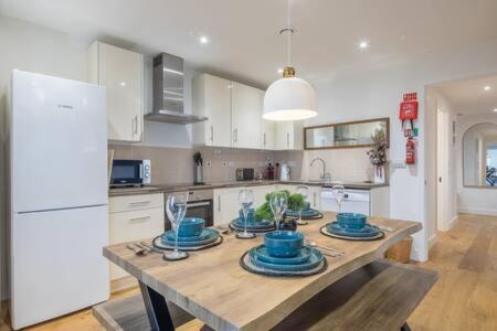 Apartment Luxe Station Flat With Terrace