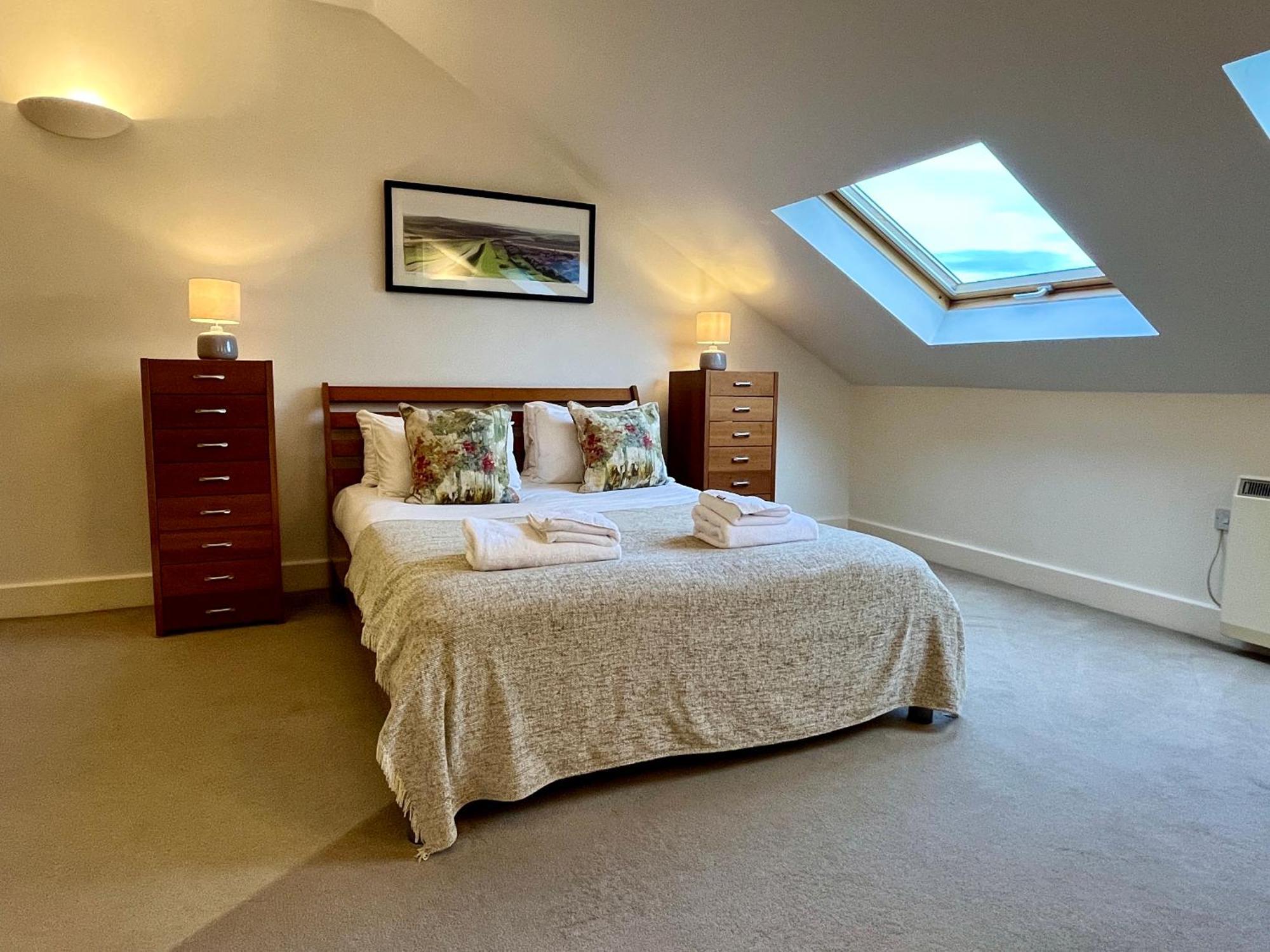 Your Space - Manor House Apartment *