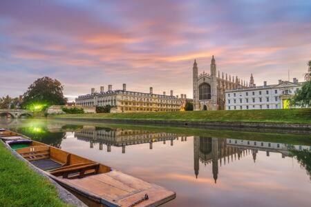 Center,2 Bedroom With Parking Apartment Cambridge (Cambridgeshire)