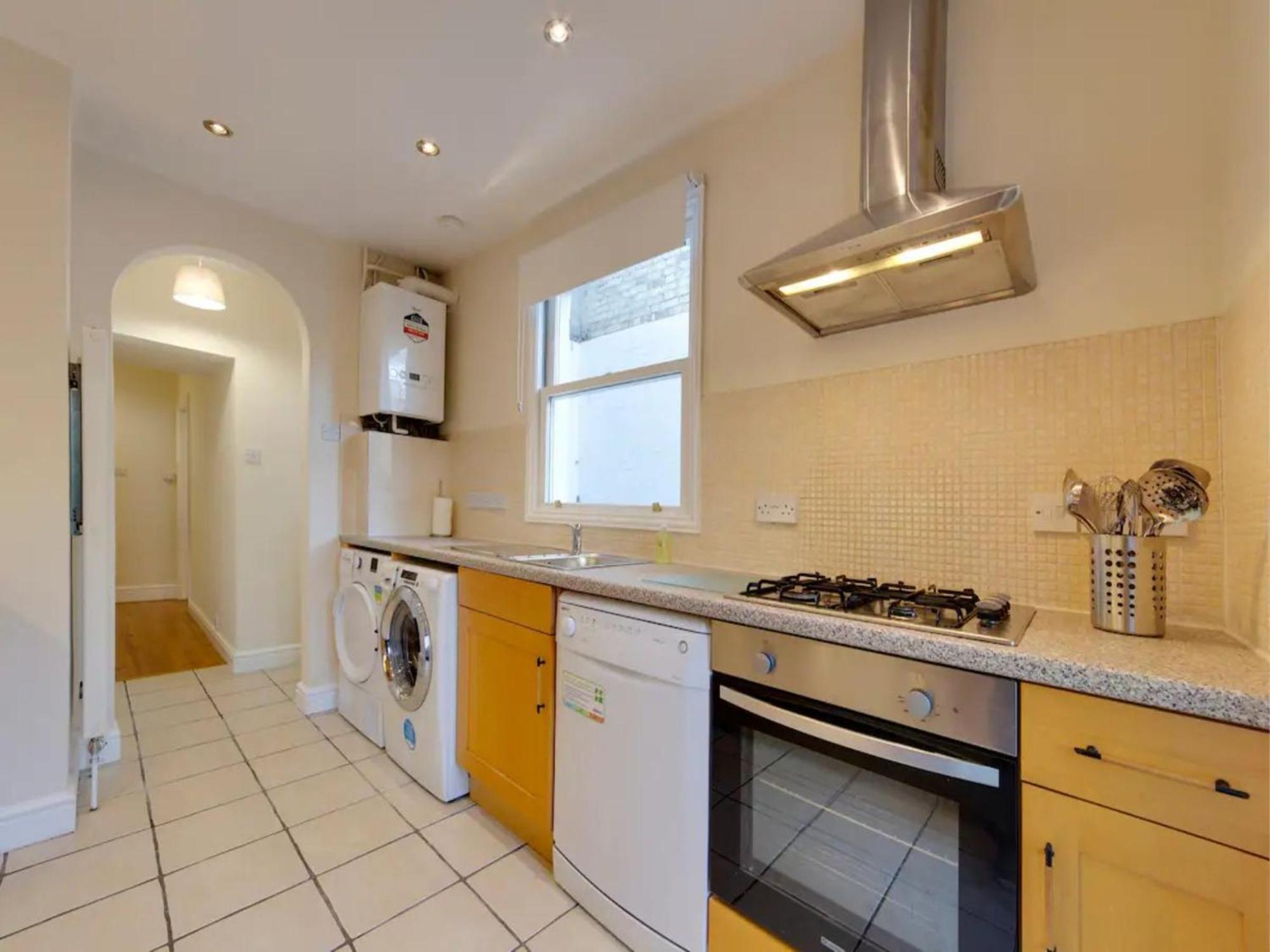 Pass The Keys Modern And Spacious Terrace In Holiday home *