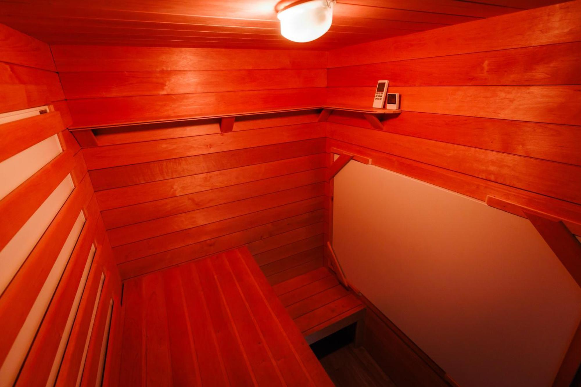 Spacious Evcharger And Free Parking Near Holiday home