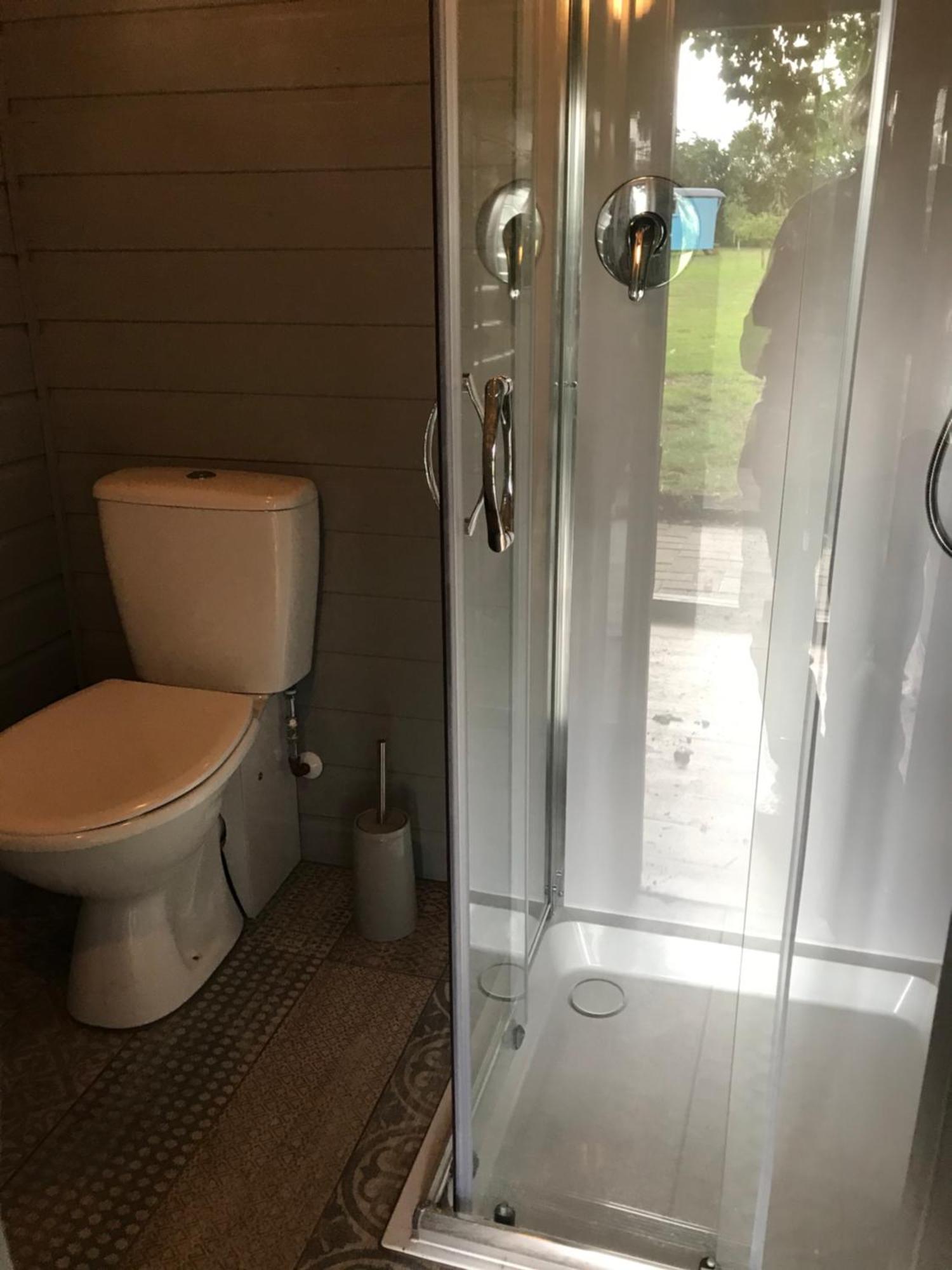 Woodpecker Shepherd Hut With Private Facilities Newmarket Cb8 * Cambridge (Cambridgeshire)