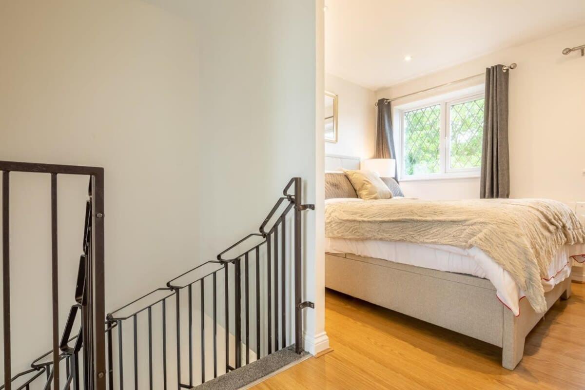 Apartment Delightful Duplex - 2 Mins To Station *