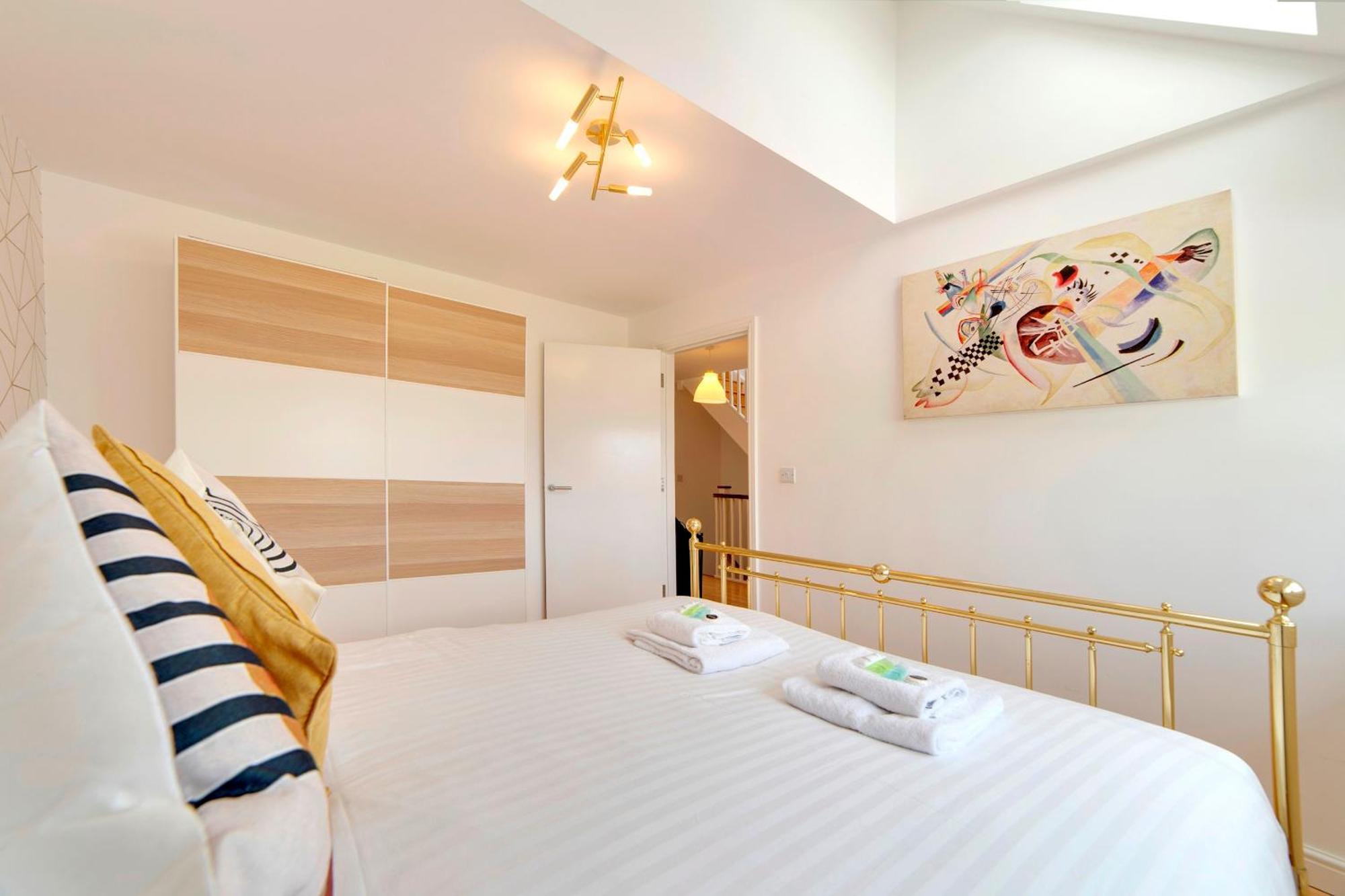 Holiday home Pass The Keys 49 Byron Square Modern And Spacious 3 Bed With Free Parking