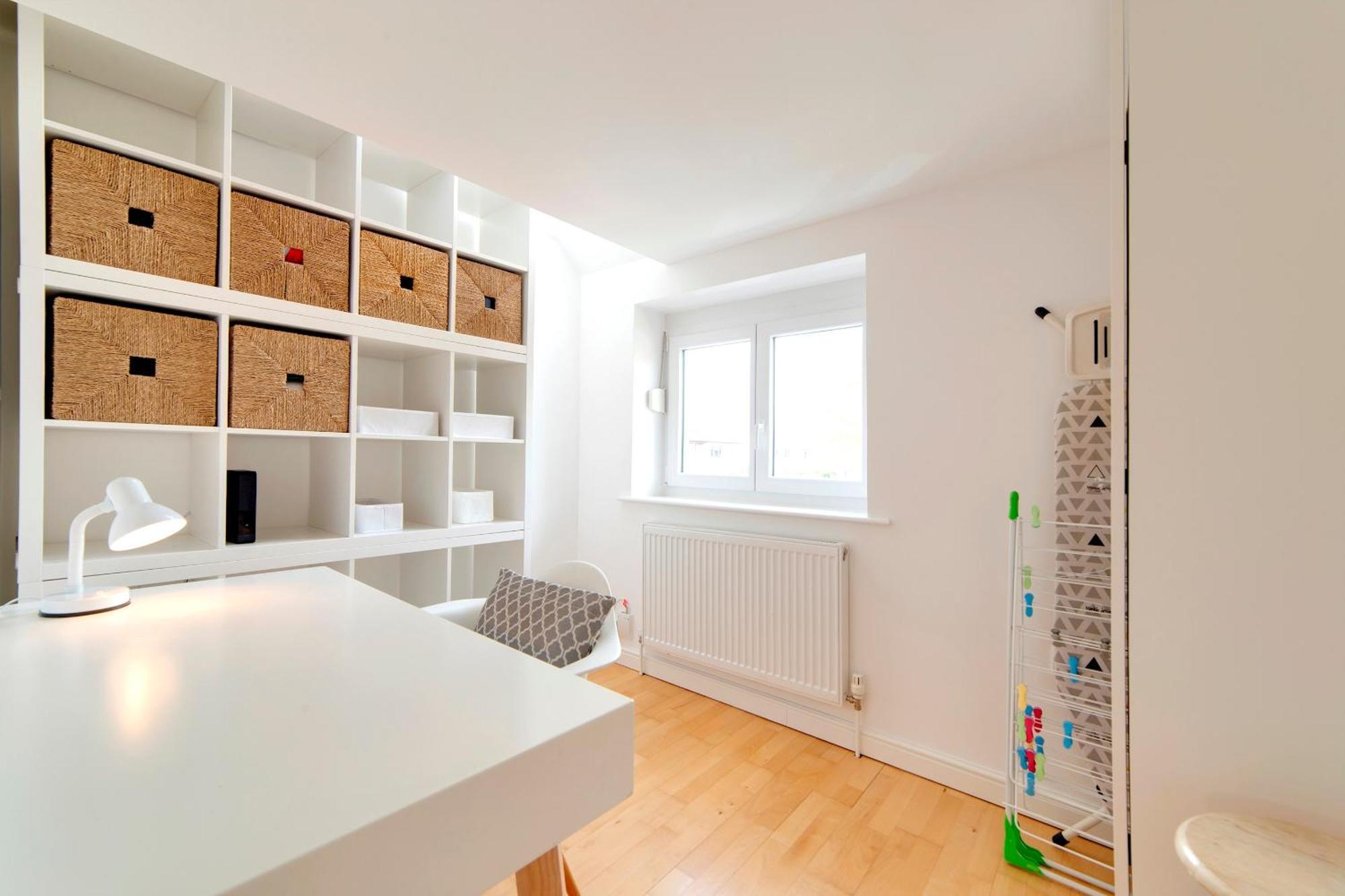 Pass The Keys 49 Byron Square Modern And Spacious 3 Bed With Free Parking