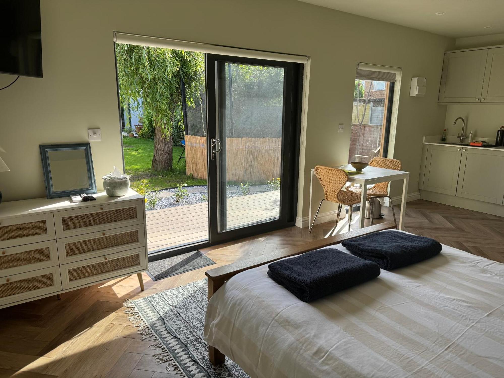 Gorgeous Studio! Apartment *