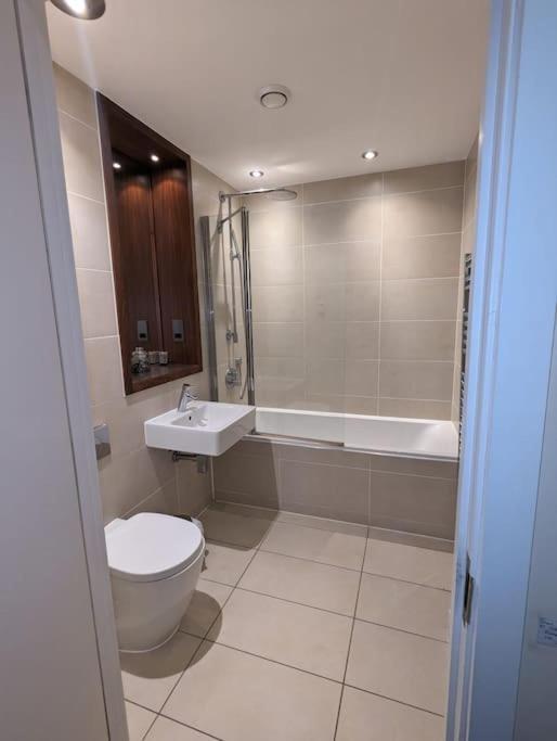 Apartment 2 Bedroom Flat *