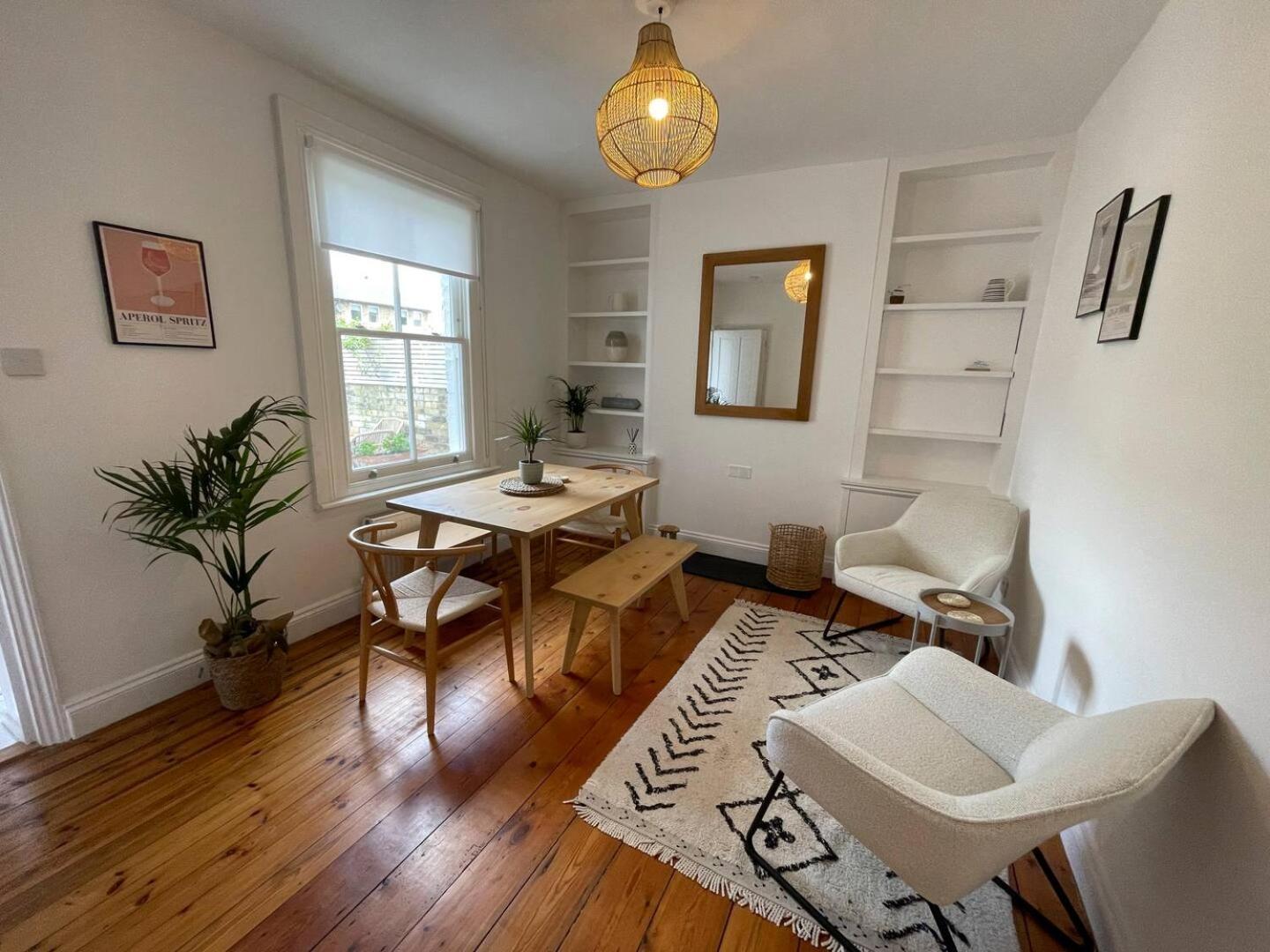 Fantastic Victorian House, Excellent Location - Homehost Holiday home