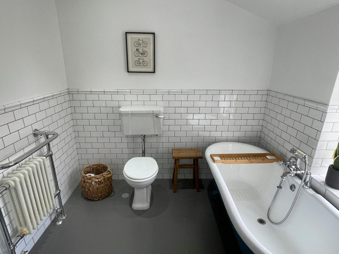 Fantastic Victorian House, Excellent Location - Homehost Holiday home
