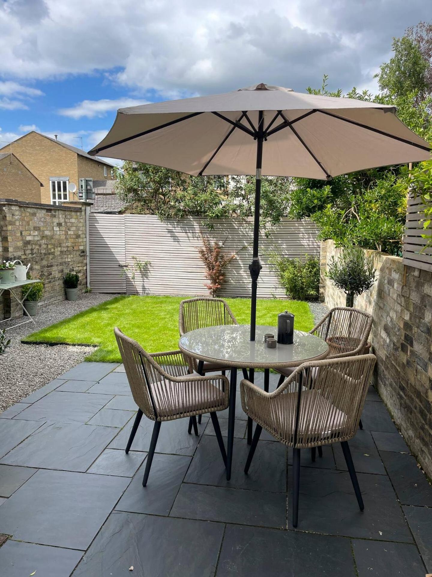 Fantastic Victorian House, Excellent Location - Homehost