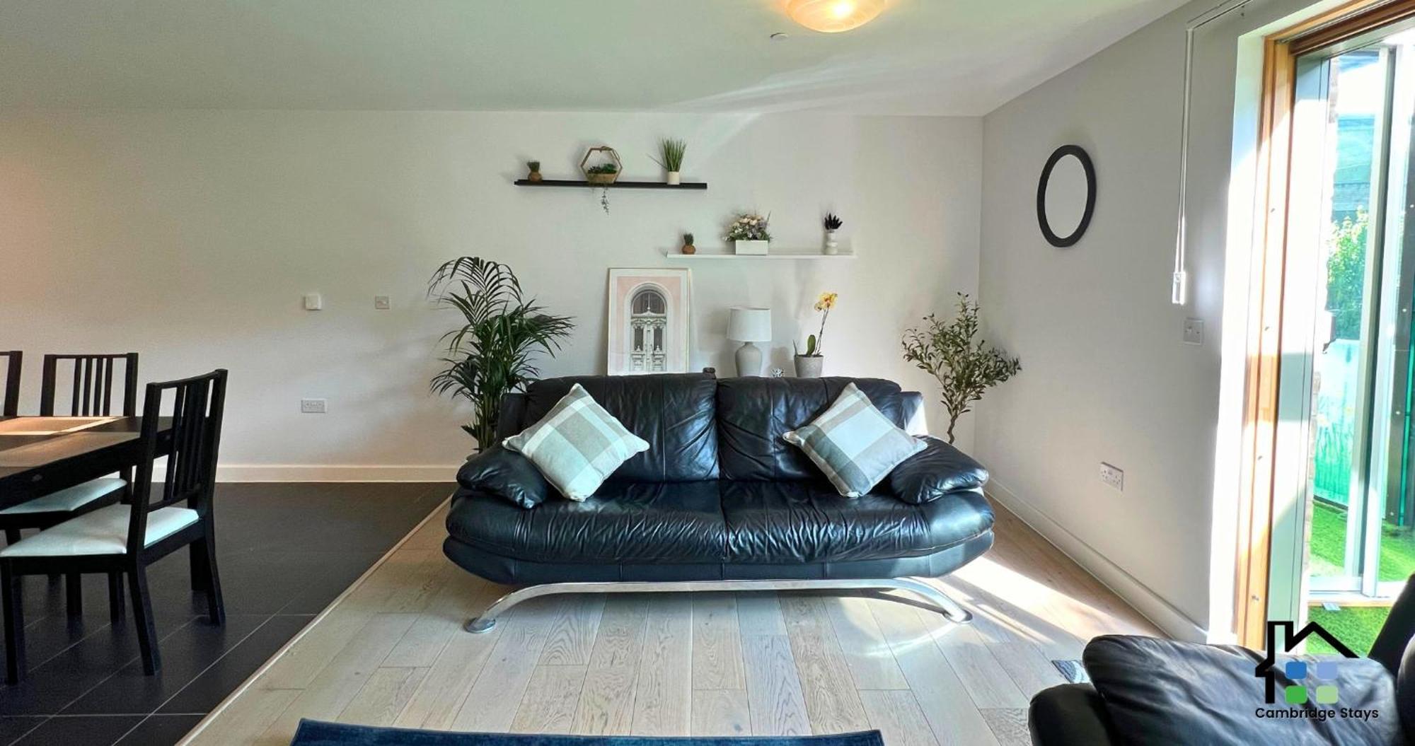 3br Luxury Flat At Addenbrooke Hospital &biomedical Campus
