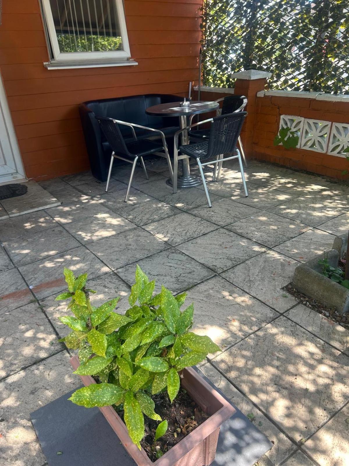 Adorable 1-bedroom Entire Place With Free Parking *