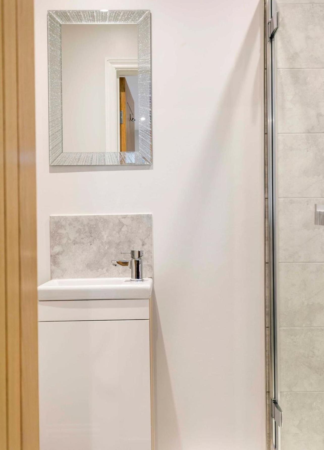 City Cb1 Studio Just Off Mill Rd, Close To Train Station - Walk To Station And City Centre