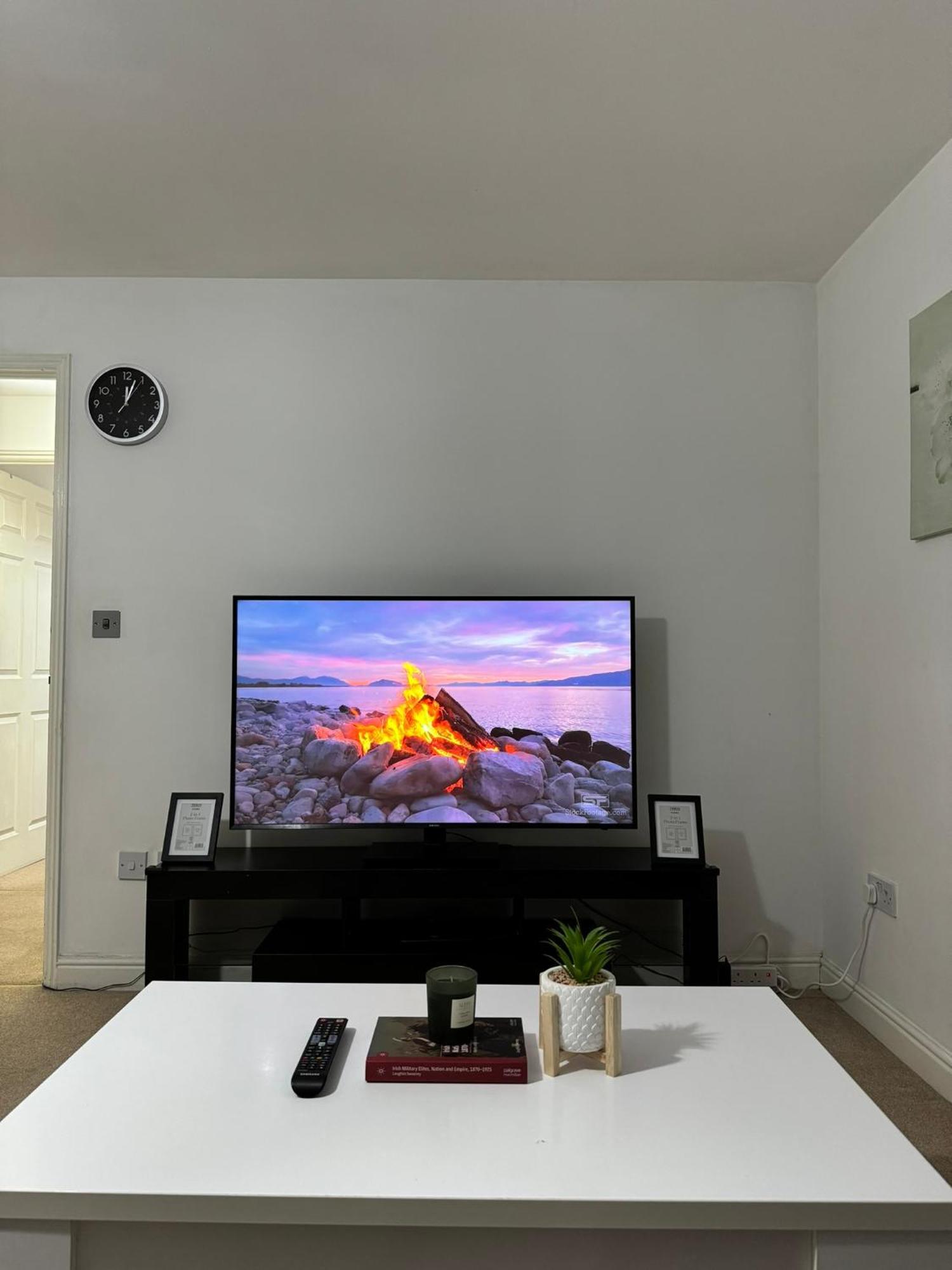 Winstanley Apartment *